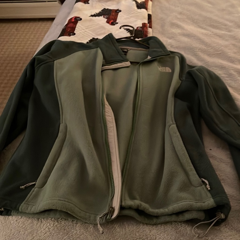 North face hunter and army green jacket